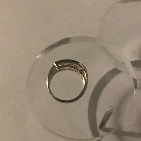 Avon 925 Sterling Silver Cubic Zirconia Band - Picture 7 of 12
